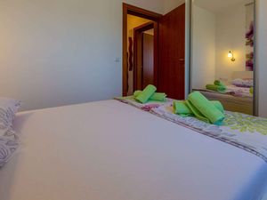 23781422-Ferienwohnung-6-Crikvenica-300x225-5