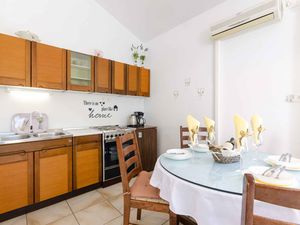 23781535-Ferienwohnung-4-Crikvenica-300x225-1