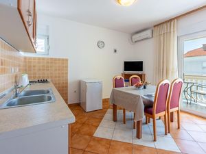 23584261-Ferienwohnung-3-Crikvenica-300x225-1