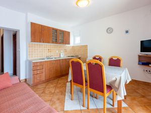 23584261-Ferienwohnung-3-Crikvenica-300x225-2