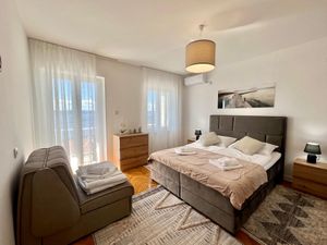 23784028-Ferienwohnung-8-Crikvenica-300x225-3