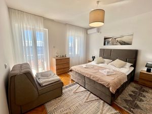 23784028-Ferienwohnung-8-Crikvenica-300x225-4