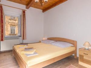 22669029-Ferienwohnung-6-Crikvenica-300x225-3