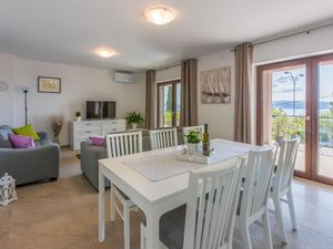 22629087-Ferienwohnung-7-Crikvenica-300x225-4