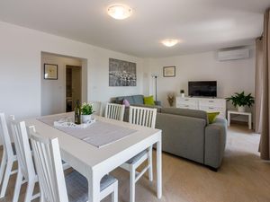 22629087-Ferienwohnung-7-Crikvenica-300x225-5