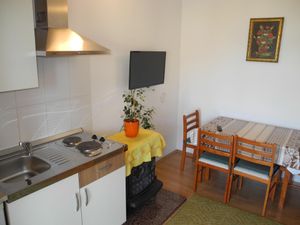 22806631-Ferienwohnung-4-Crikvenica-300x225-1