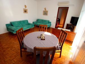 23658097-Ferienwohnung-4-Crikvenica-300x225-3