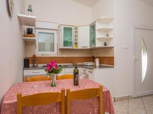 22309075-Ferienwohnung-5-Crikvenica-300x225-4