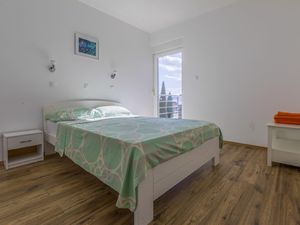 22309057-Ferienwohnung-6-Crikvenica-300x225-4