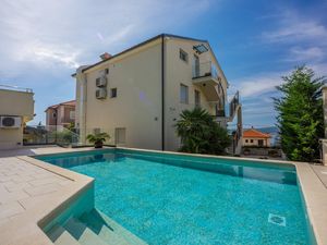 22960367-Ferienwohnung-6-Crikvenica-300x225-5