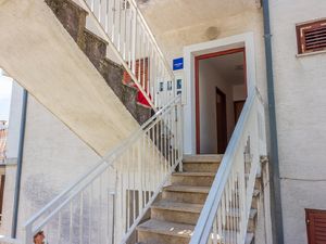 23972872-Ferienwohnung-3-Crikvenica-300x225-2