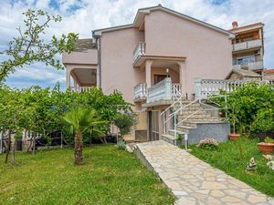 23466966-Ferienwohnung-6-Crikvenica-300x225-0