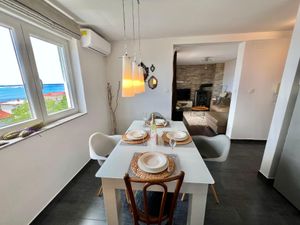 23784033-Ferienwohnung-4-Crikvenica-300x225-4