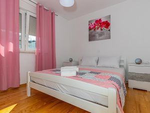 22669535-Ferienwohnung-4-Crikvenica-300x225-5