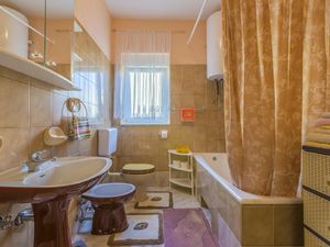 22309157-Ferienwohnung-4-Crikvenica-300x225-4