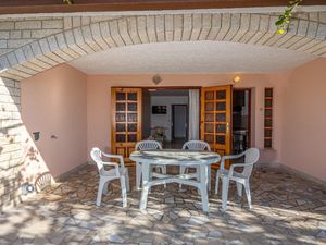 23467009-Ferienwohnung-8-Crikvenica-300x225-1