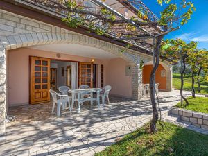 23467009-Ferienwohnung-8-Crikvenica-300x225-4