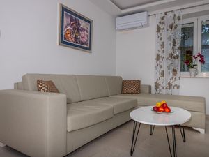 22634397-Ferienwohnung-3-Crikvenica-300x225-3