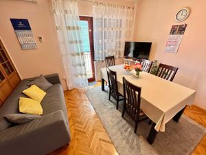 23784020-Ferienwohnung-4-Crikvenica-300x225-5