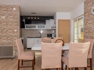 22669049-Ferienwohnung-6-Crikvenica-300x225-5