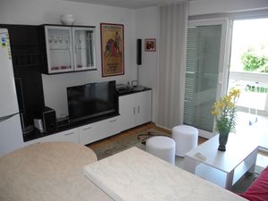 19163218-Ferienwohnung-4-Crikvenica-300x225-5