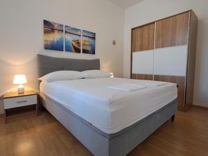 22464535-Ferienwohnung-4-Crikvenica-300x225-5