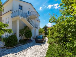 696241-Ferienwohnung-6-Crikvenica-300x225-2