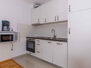 23768816-Ferienwohnung-4-Crikvenica-300x225-3