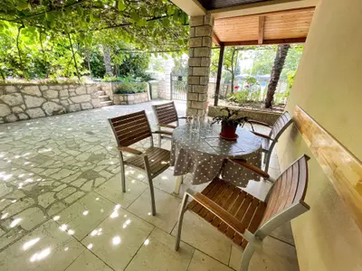 Ferienwohnung für 3 Personen (38 m²) in Crikvenica 1/10