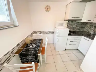 Ferienwohnung für 2 Personen (40 m²) in Crikvenica 3/10