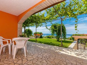 23770298-Ferienwohnung-8-Crikvenica-300x225-0