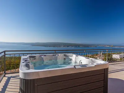 Ferienwohnung für 8 Personen (130 m²) in Crikvenica 1/10