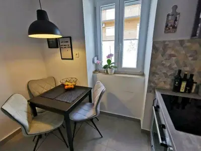 Küche mit Essbereich