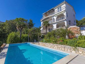 23925522-Ferienwohnung-6-Crikvenica-300x225-0