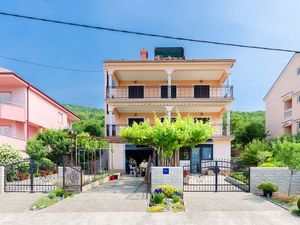 23996930-Ferienwohnung-4-Crikvenica-300x225-2