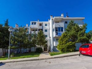 23775006-Ferienwohnung-3-Crikvenica-300x225-1