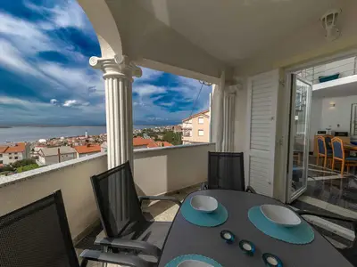 Ferienwohnung für 6 Personen (95 m²) in Crikvenica 1/10