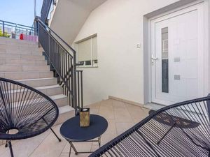 23776751-Ferienwohnung-4-Crikvenica-300x225-3