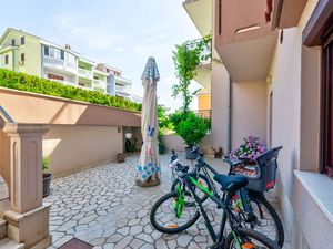 23776907-Ferienwohnung-4-Crikvenica-300x225-5