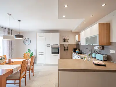 Ferienwohnung für 4 Personen (100 m²) in Crikvenica 1/10