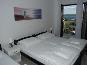 19296157-Ferienwohnung-3-Crikvenica-300x225-2