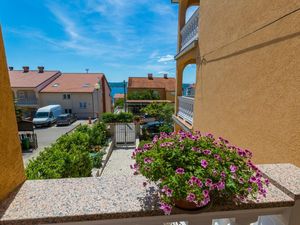 696759-Ferienwohnung-4-Crikvenica-300x225-5