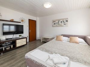 23273959-Ferienwohnung-4-Crikvenica-300x225-3