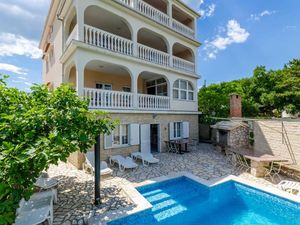 696483-Ferienwohnung-3-Crikvenica-300x225-0