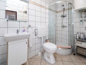 6383686-Ferienwohnung-2-Crikvenica-300x225-4