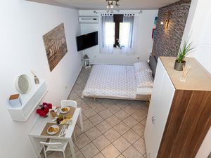 6383686-Ferienwohnung-2-Crikvenica-300x225-5