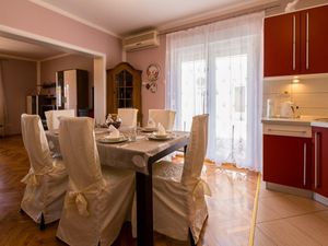 696760-Ferienwohnung-4-Crikvenica-300x225-5