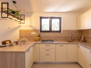 18173459-Ferienwohnung-4-Crikvenica-300x225-5