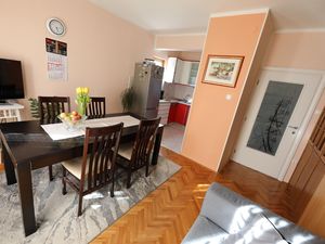 23663442-Ferienwohnung-4-Crikvenica-300x225-2