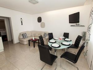 23046787-Ferienwohnung-4-Crikvenica-300x225-2